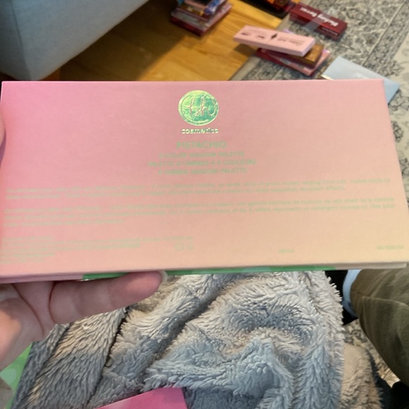 BH Cosmetics Sweet Shoppe collection in Pistachio (St. Patrick’s Day makeup!) - Picture 4 of 6